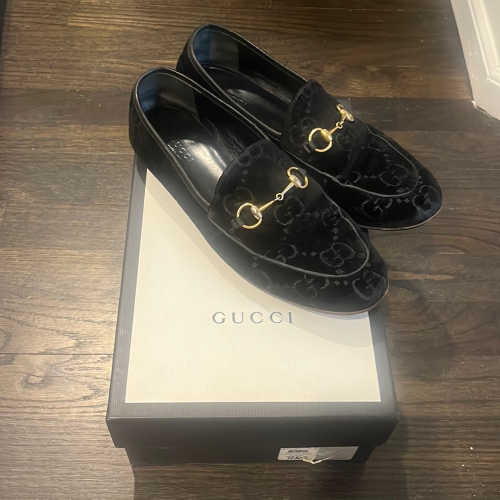 GUCCI JORDAAN GG VELVET LOAFER